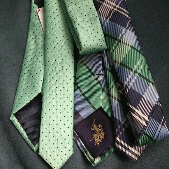 Two men's ties - Picture 3 of 3